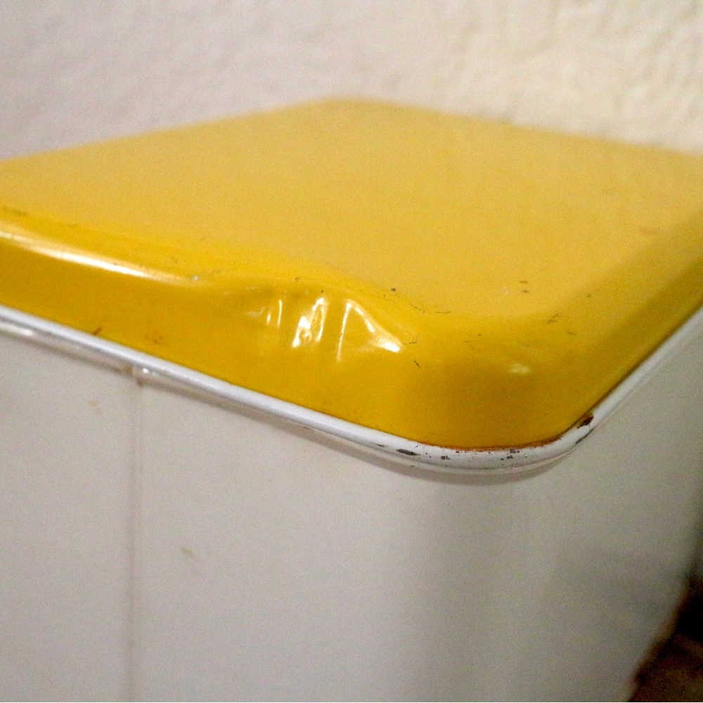 Vintage Floral Metal Storage Tin - Picture 8 of 10